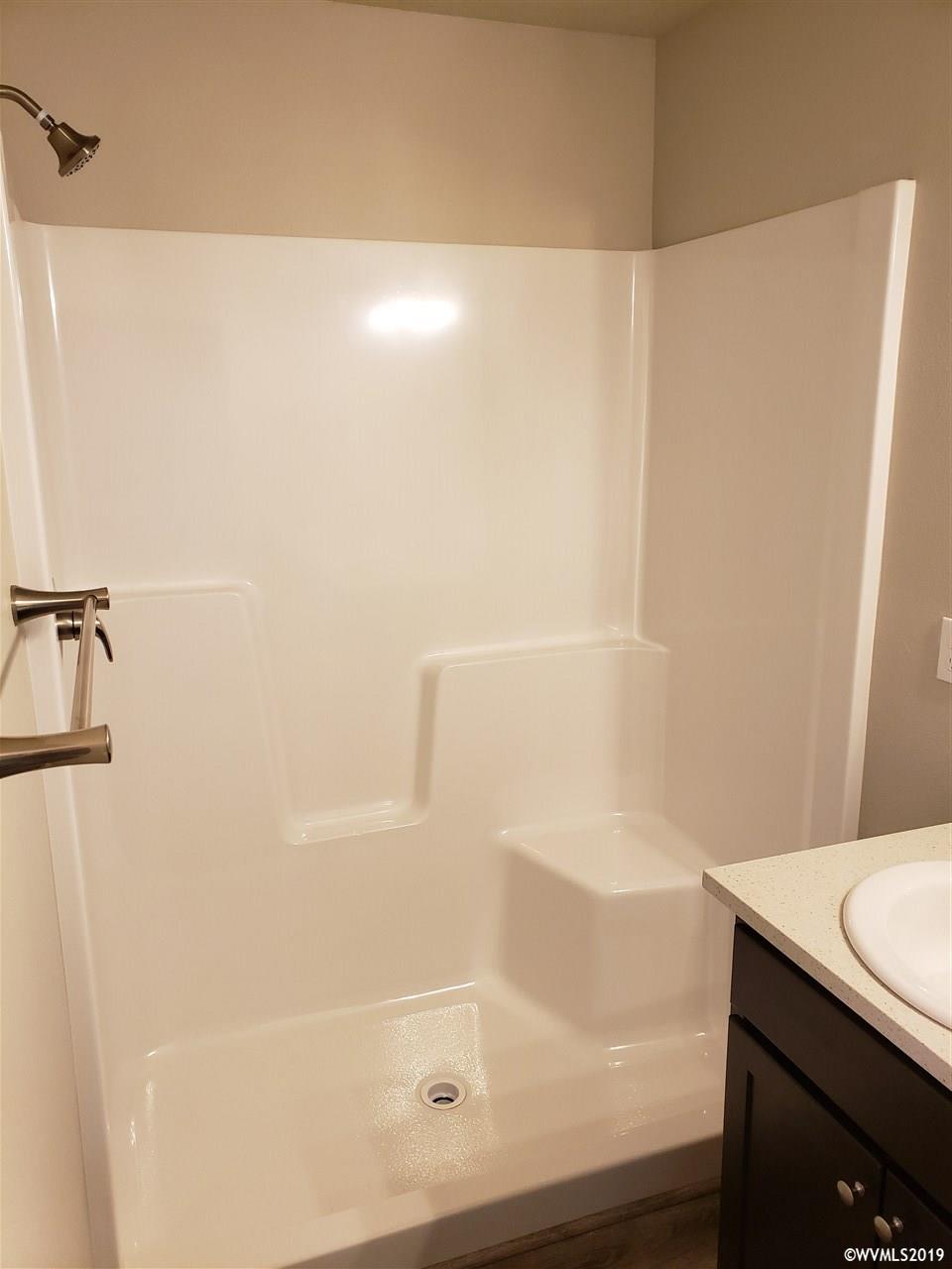 961 Walker Road Lebanon, OR 97355 - Photo 15 of 22 Gallery Image 15