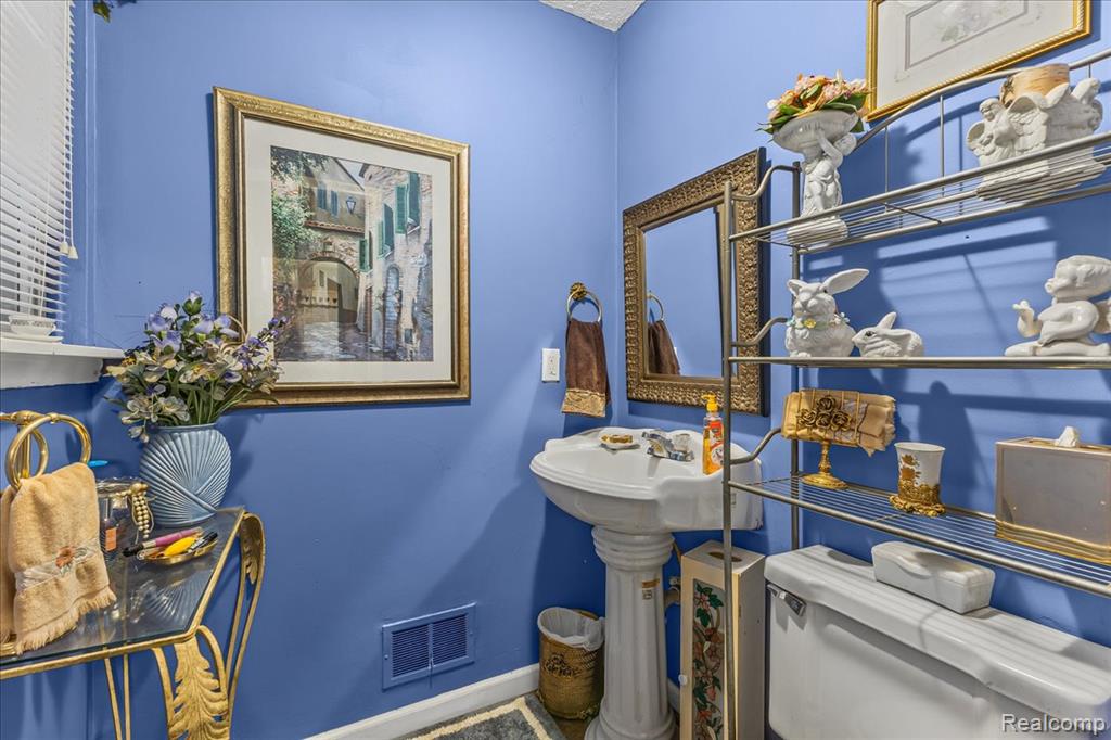 49222 Fairchild Road Macomb, MI 48042 - Photo 14 of 34 Gallery Image 14