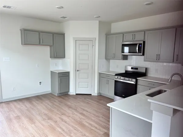 $1,999 | 112 New Hampton Way, San Marcos, TX 78666