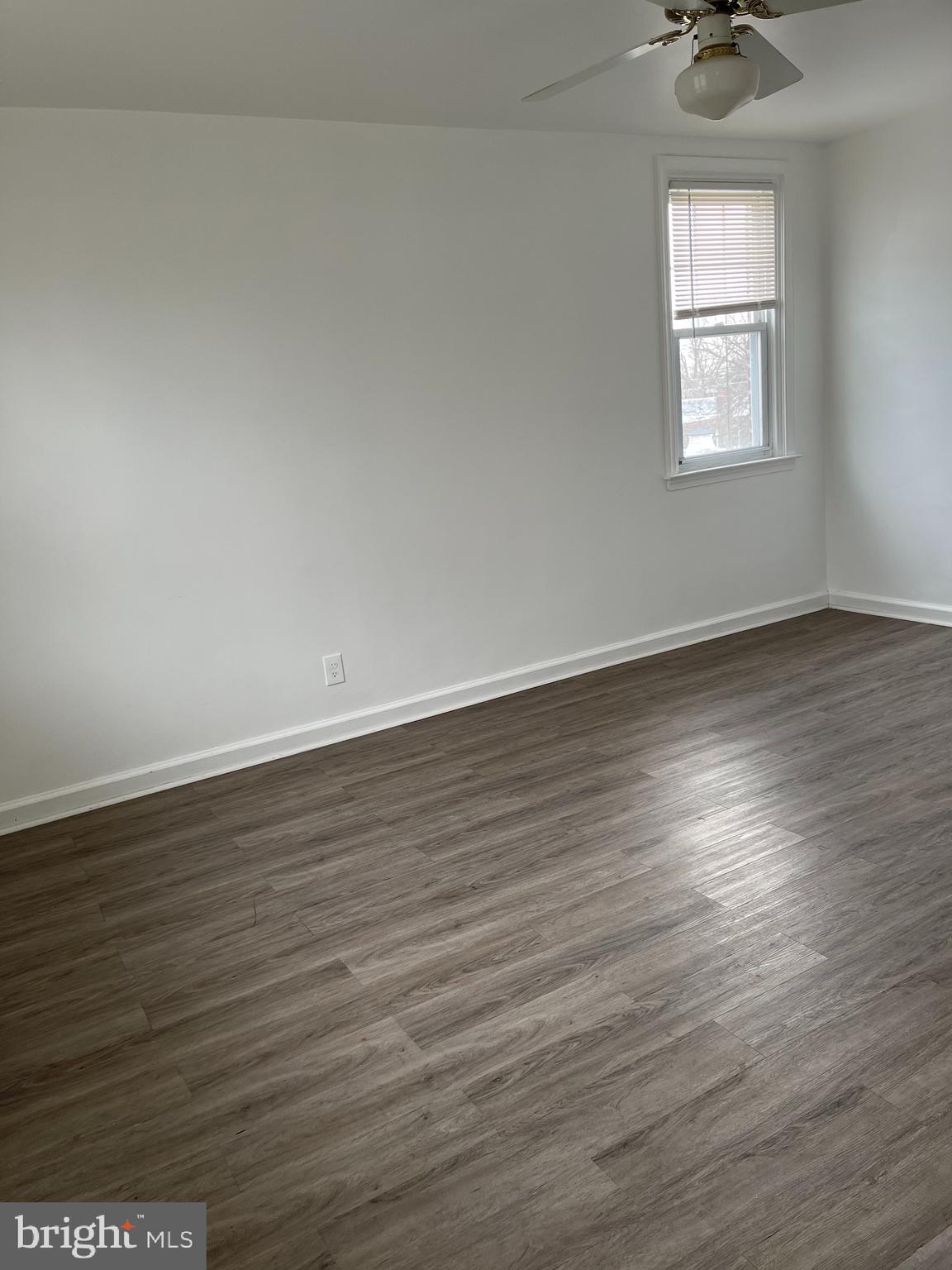 7223 Dungan Road Philadelphia, PA 19111 - Photo 4 of 20