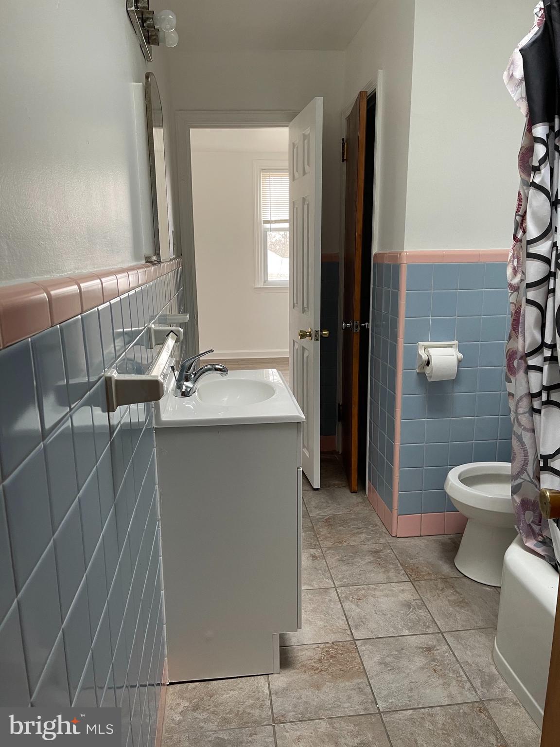 7223 Dungan Road Philadelphia, PA 19111 - Photo 6 of 20