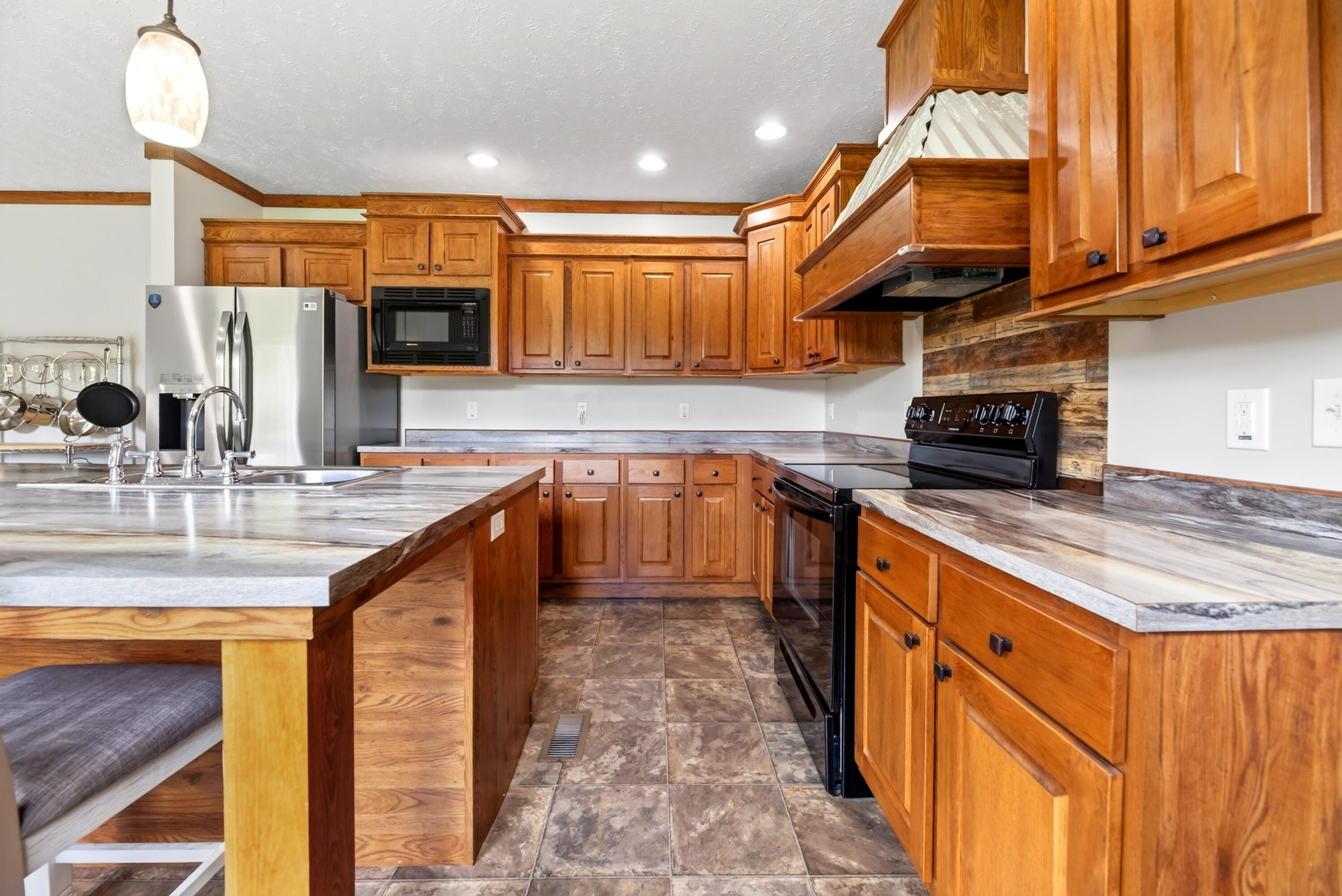 1331 North Brewington Road Manning, SC 29102 - Photo 26 of 62 AMPLE CABINETS