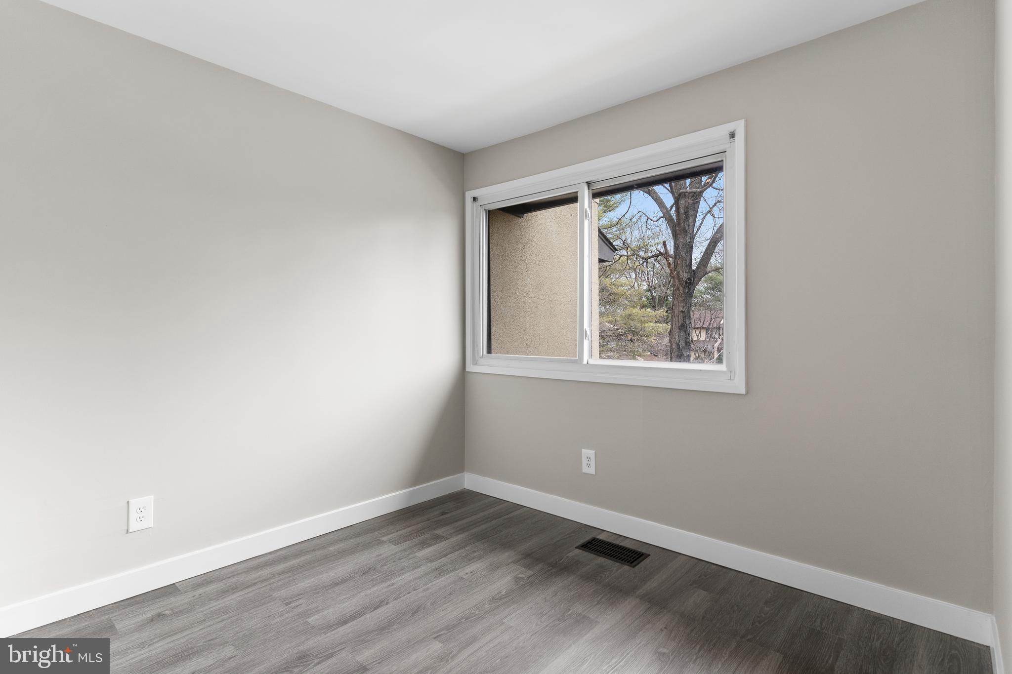 2138 Cartwright Place Reston, VA 20191 - Photo 20 of 27 Second bedroom with another large window