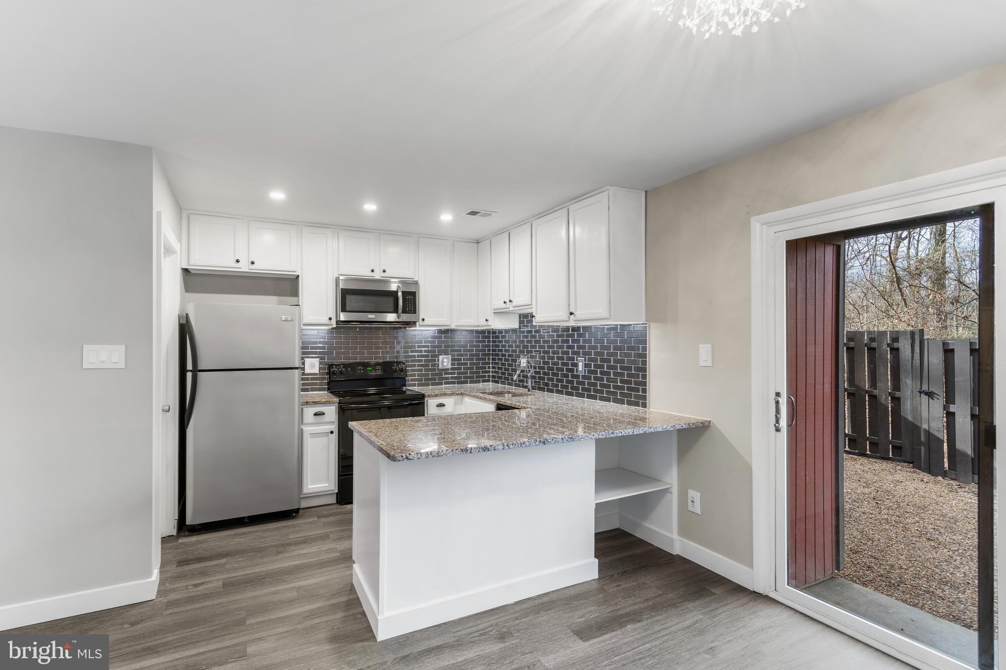2138 Cartwright Place Reston, VA 20191 - Photo 9 of 27 You will love hosting guests here!
