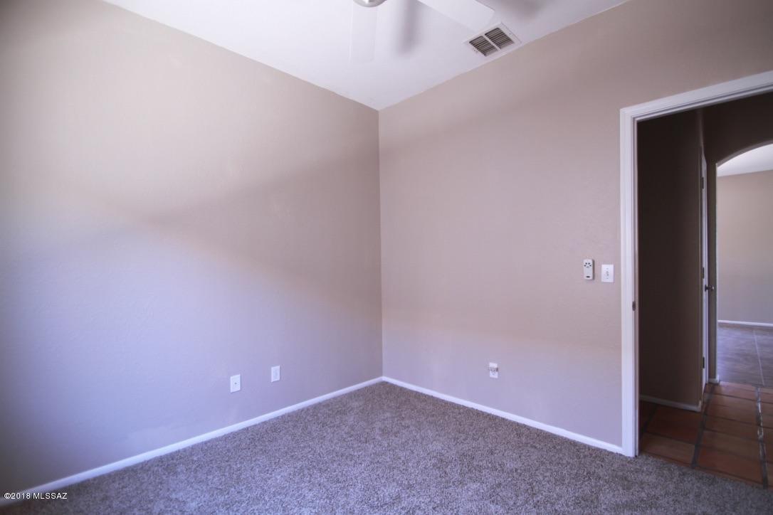 9741 North Sandy Valley Drive Tucson, AZ 85743 - Photo 14 of 23