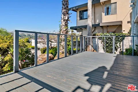 $3,100,000 | 207 Ocean Ave Extension, Santa Monica, CA 90402