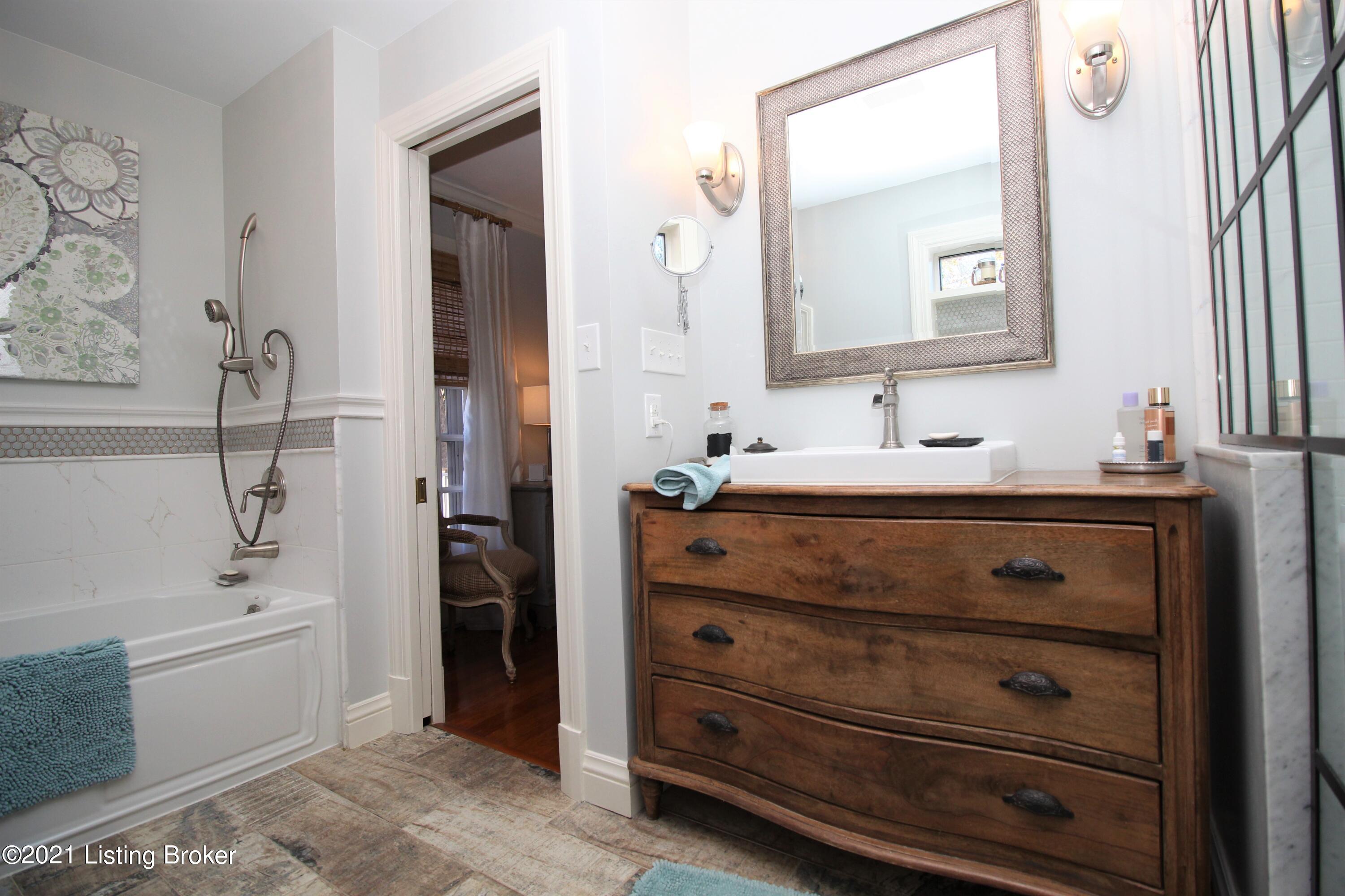 1709 Clayton Road Louisville, KY 40205 - Photo 29 of 42 IMG_9347