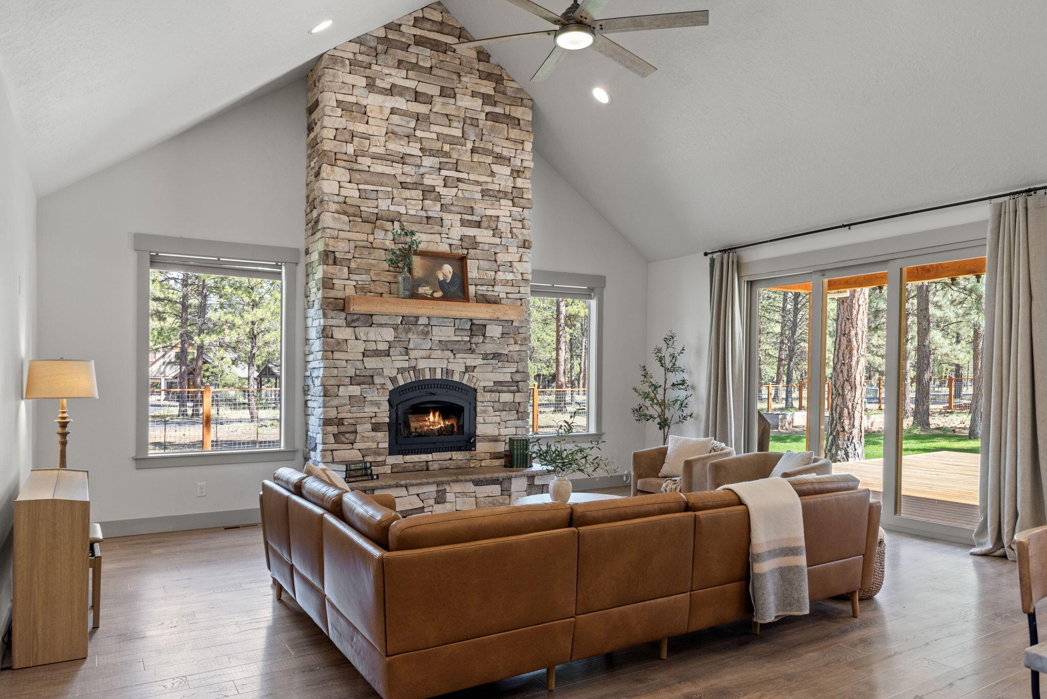 69270 Lariat Sisters, OR 97759 - Photo 2 of 47 Living Room to Outside