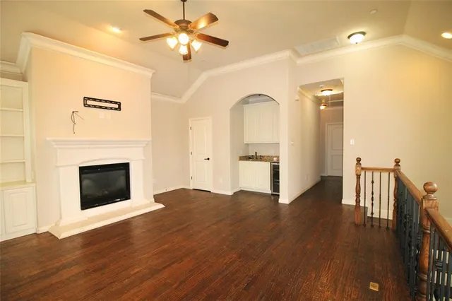 $3,100 | 528 Tuscan Drive, Irving, TX 75039