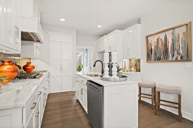 $579,900 | 7229 Allman Drive, Shawnee, KS 66217