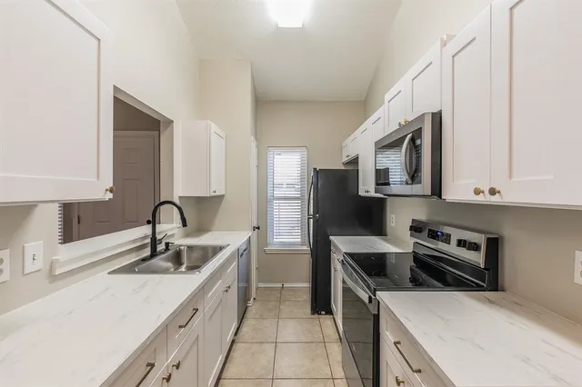 $270,000 | 610 Canterbury Street, Euless, TX 76039