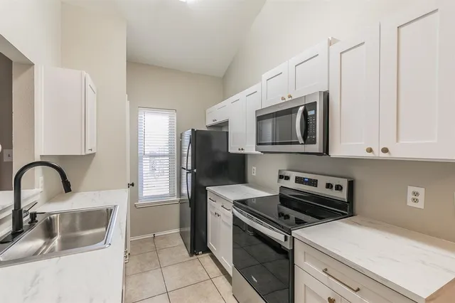 $270,000 | 610 Canterbury Street, Euless, TX 76039