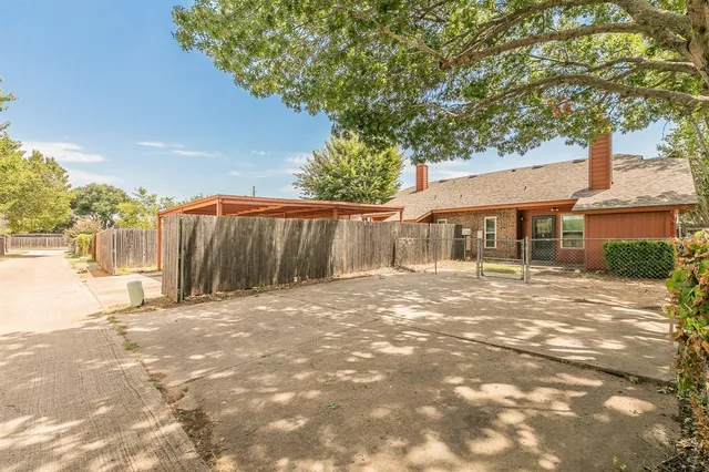 $270,000 | 610 Canterbury Street, Euless, TX 76039