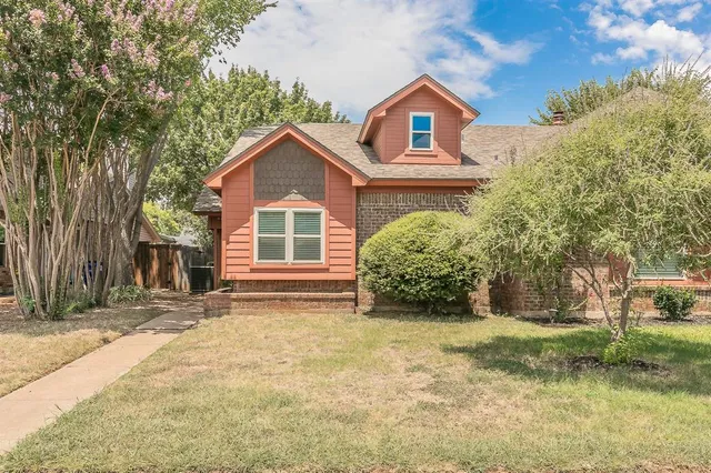 $270,000 | 610 Canterbury Street, Euless, TX 76039