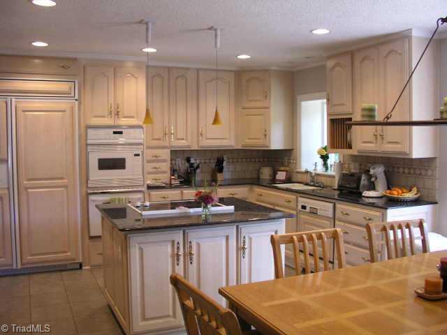 620 Rockspring Road High Point, NC 27262 - Photo 2 of 8 Other. Kitchen with Granite Countertops
