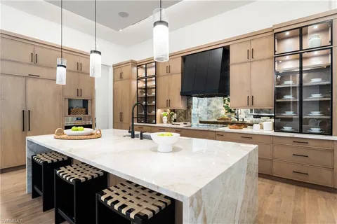 $6,000,000 | 4525 Club Estates Drive, Naples, FL 34114