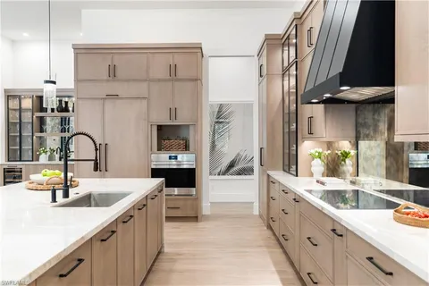 $6,000,000 | 4525 Club Estates Drive, Naples, FL 34114