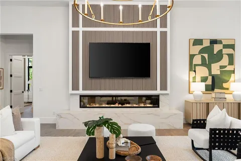 $6,000,000 | 4525 Club Estates Drive, Naples, FL 34114