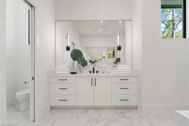 $6,000,000 | 4525 Club Estates Drive, Naples, FL 34114