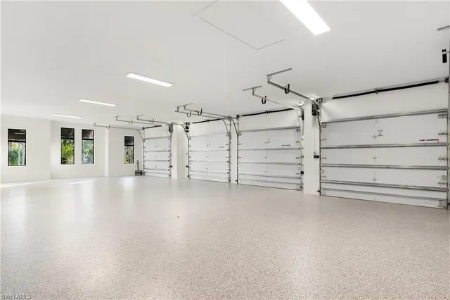 $6,000,000 | 4525 Club Estates Drive, Naples, FL 34114