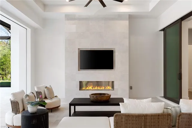 $6,000,000 | 4525 Club Estates Drive, Naples, FL 34114