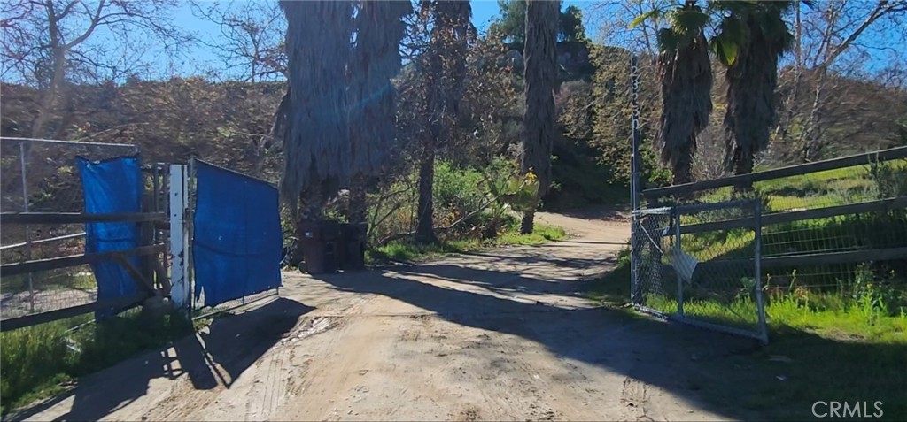 23250 El Nido Road Perris, CA 92570 - Photo 5 of 23 a view of a backyard