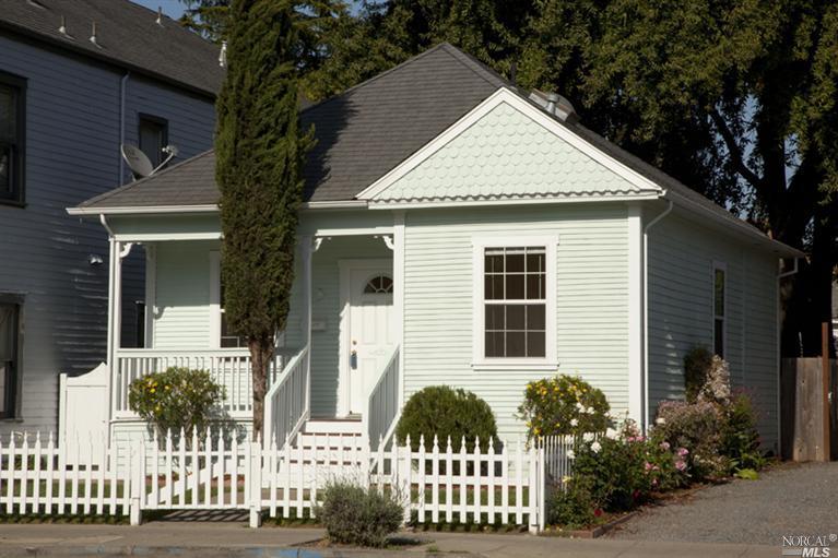 304 Santa Rosa Avenue Santa Rosa, CA 95404 - Photo 1 of 1 picket fenced front yard