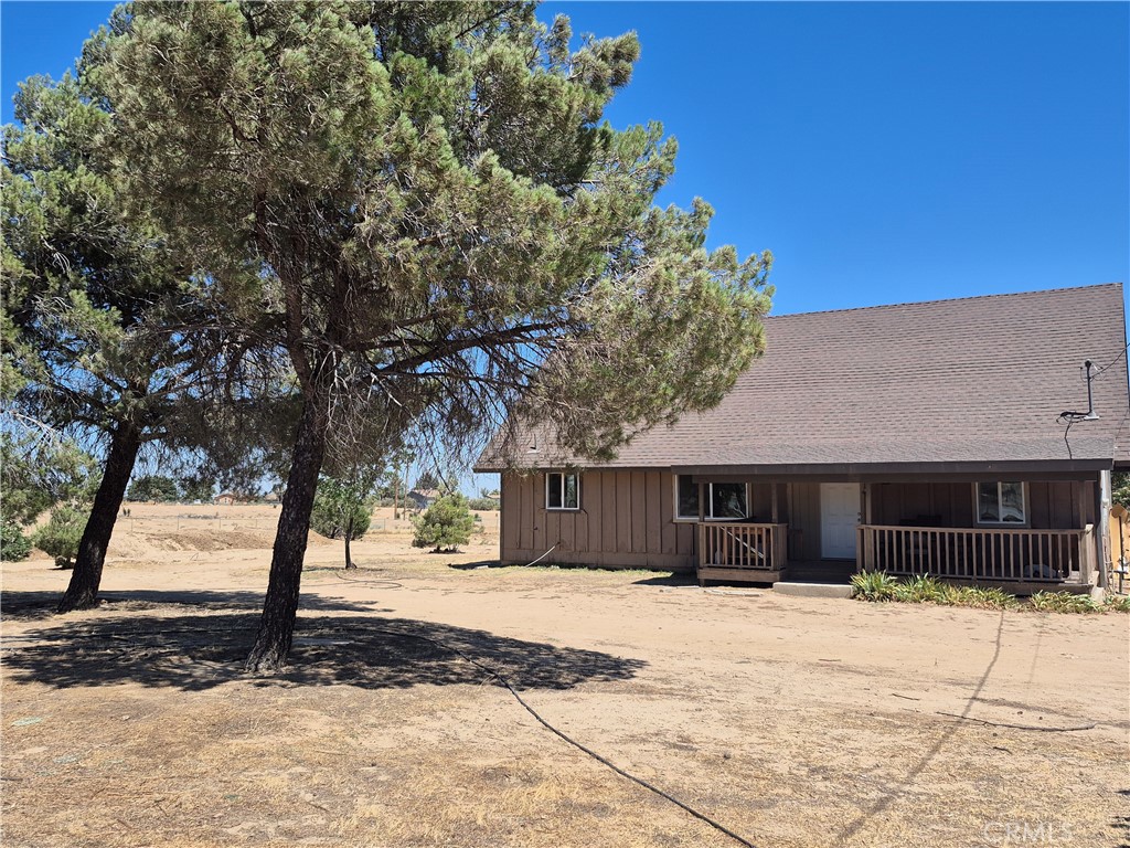 6906 Phelan Road Phelan, CA 92371 - Photo 1 of 11