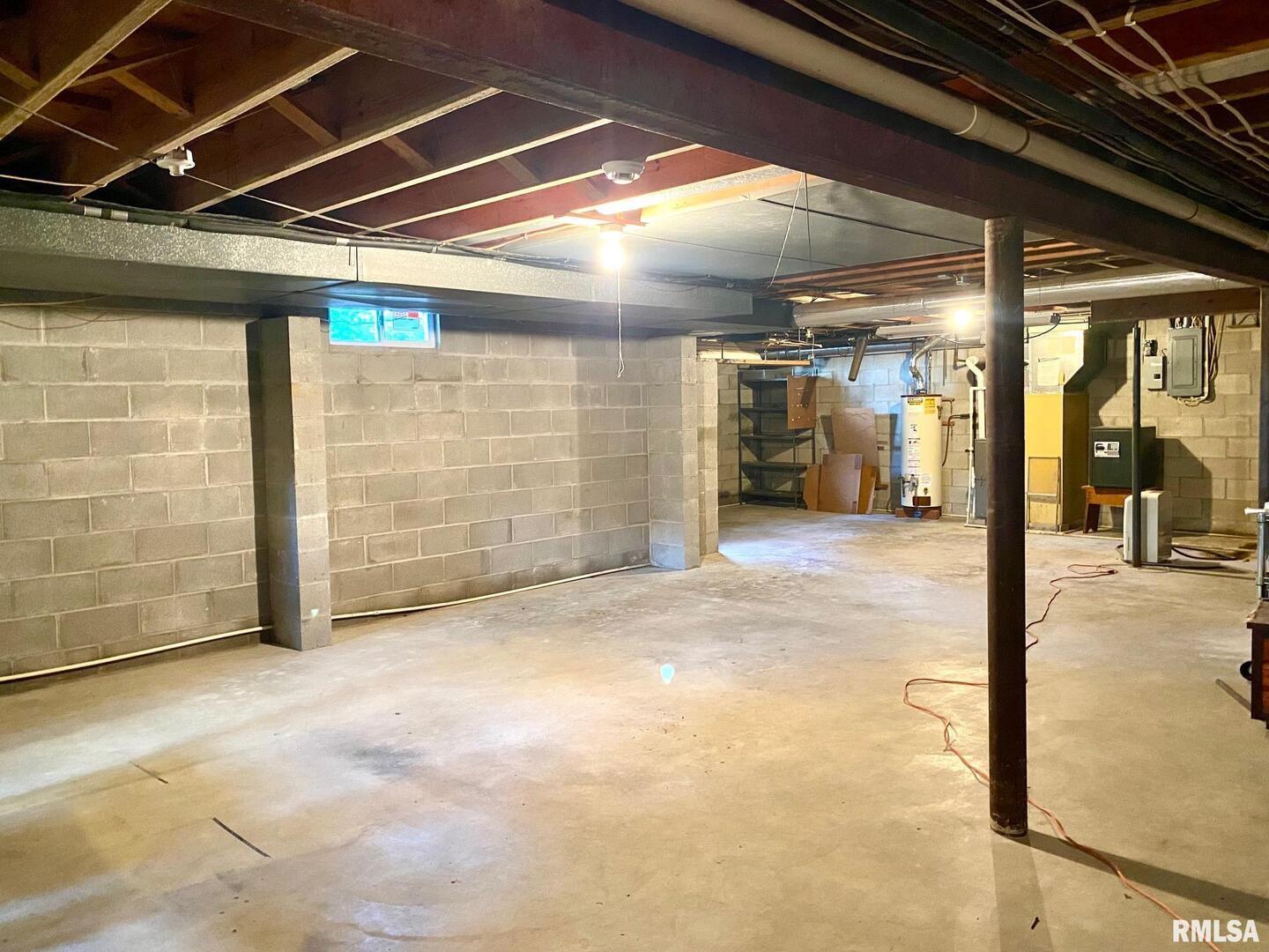 807 West Market Street Christopher, IL 62822 - Photo 30 of 57