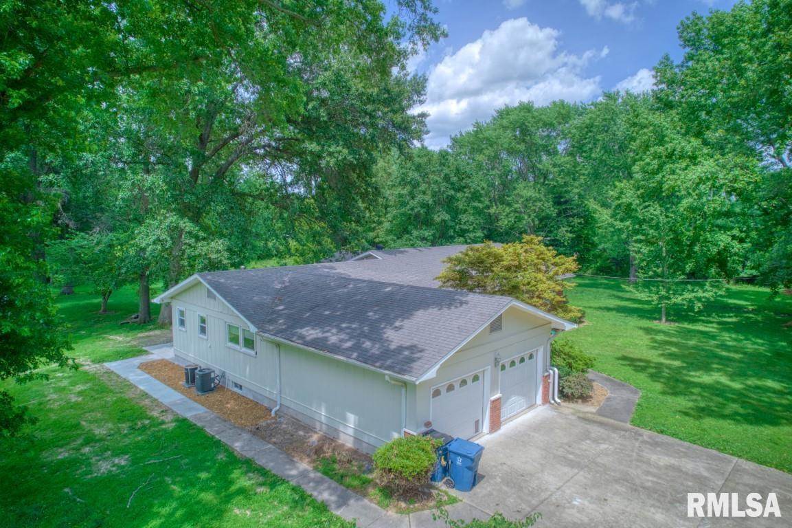 807 West Market Street Christopher, IL 62822 - Photo 44 of 57 a aerial view of a house