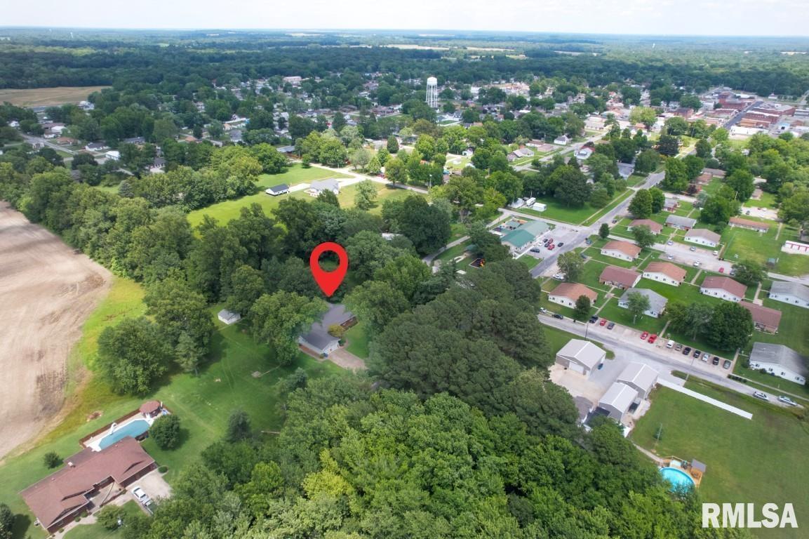 807 West Market Street Christopher, IL 62822 - Photo 55 of 57 a view of a city