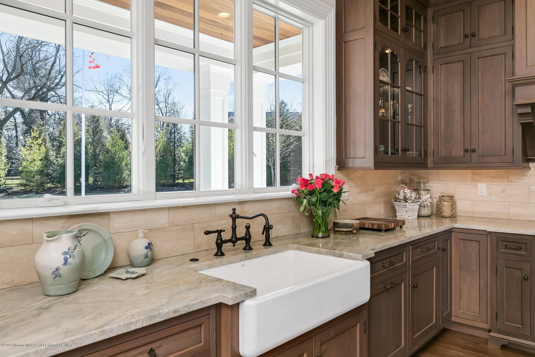 96 Ridge Road Rumson, NJ 07760 - Photo 12 of 37 Farmhouse Sink