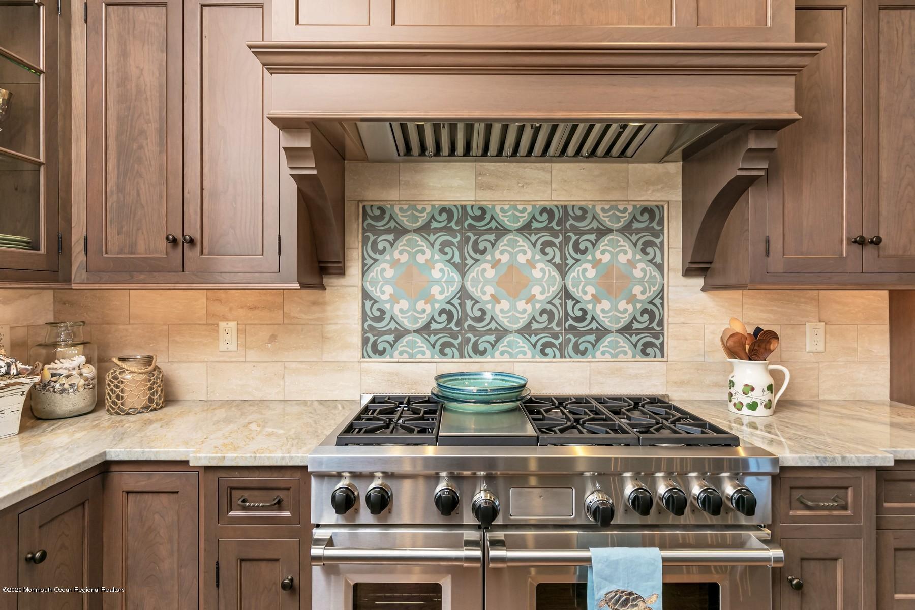 96 Ridge Road Rumson, NJ 07760 - Photo 13 of 37 Premier Appliances & Unique Details