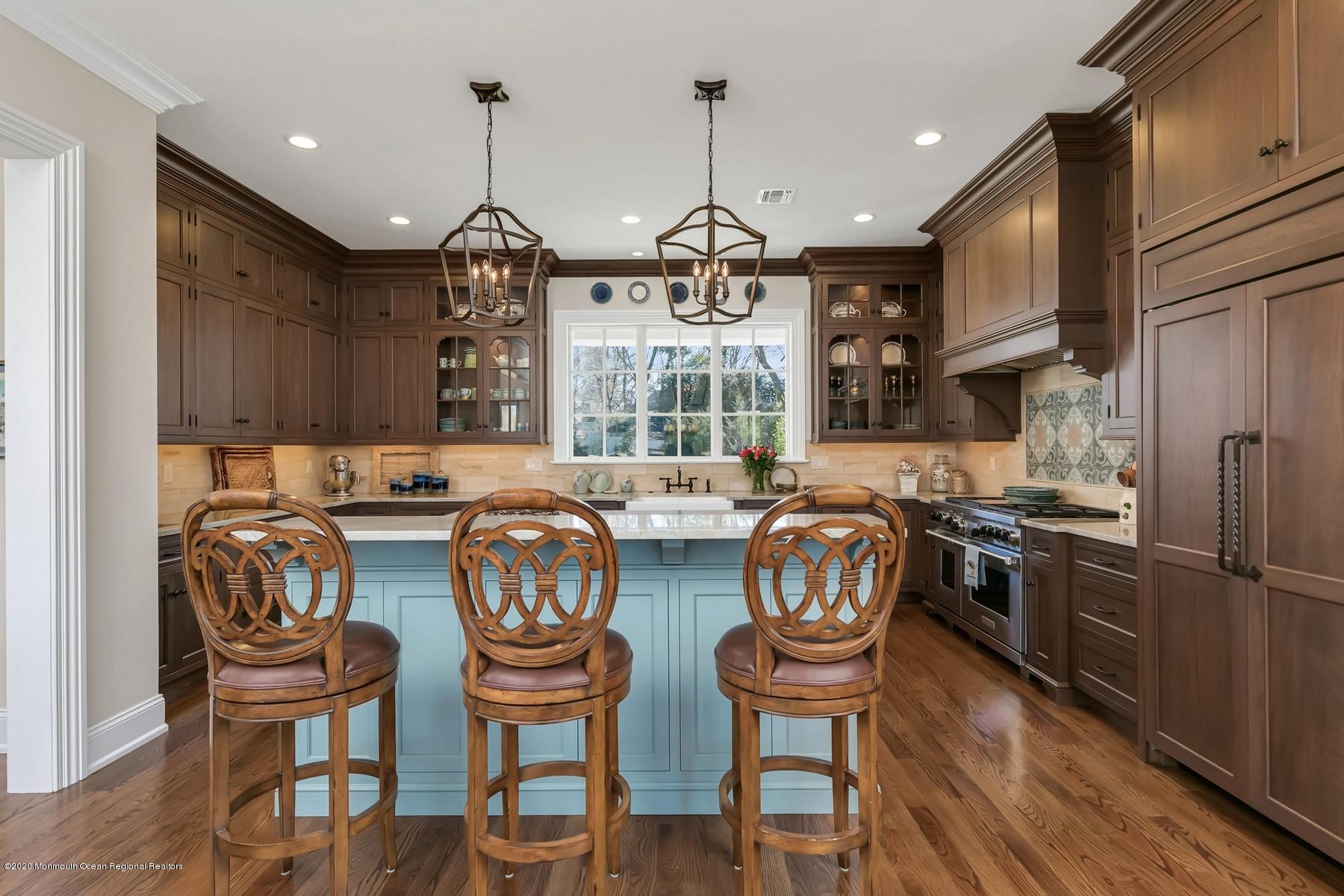 96 Ridge Road Rumson, NJ 07760 - Photo 10 of 37 Breakfast Bar