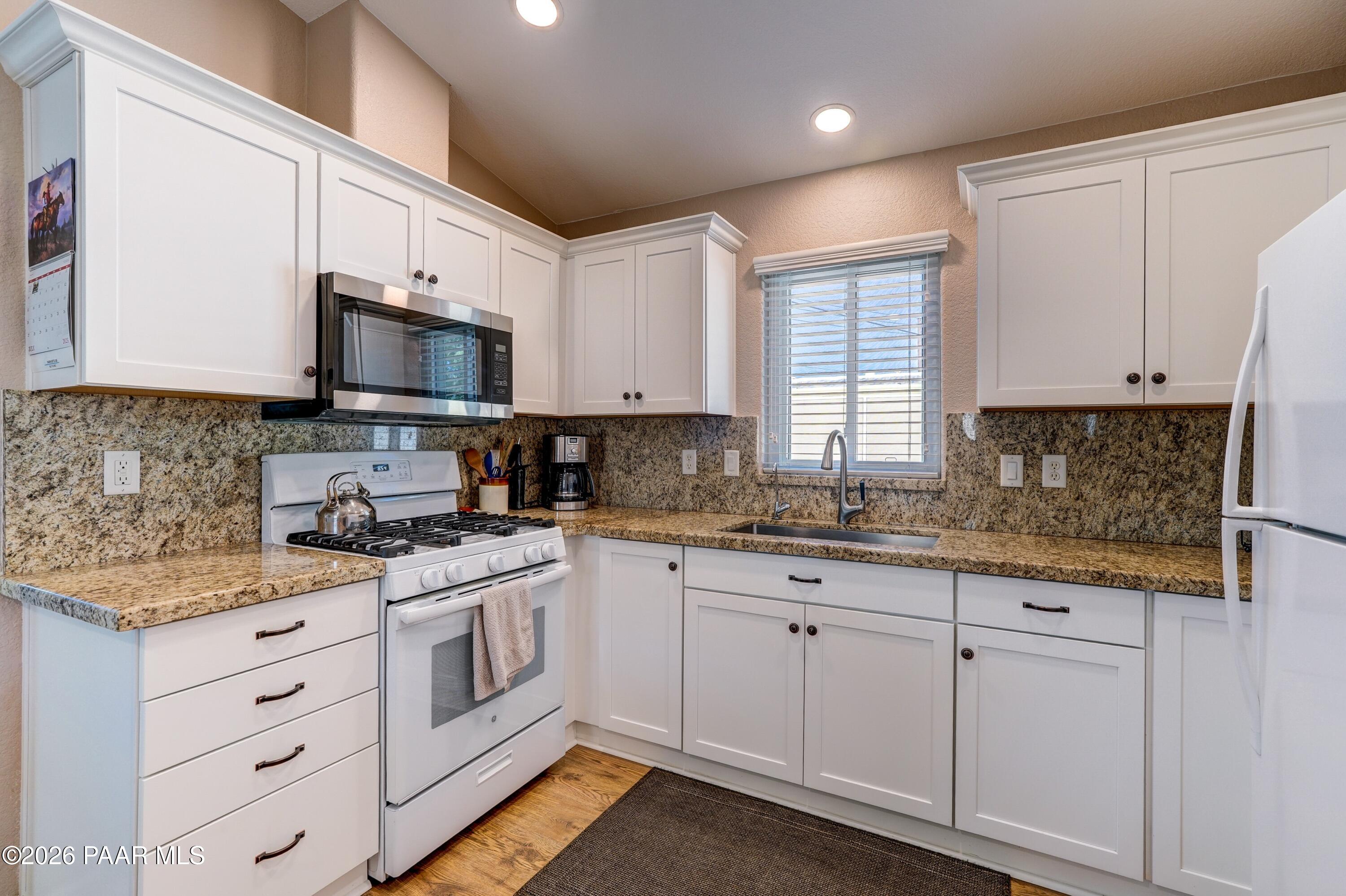 11250 East State Rte 69, Unit 1107 Prescott Valley, AZ 86314 - Photo 3 of 17 Gas Range