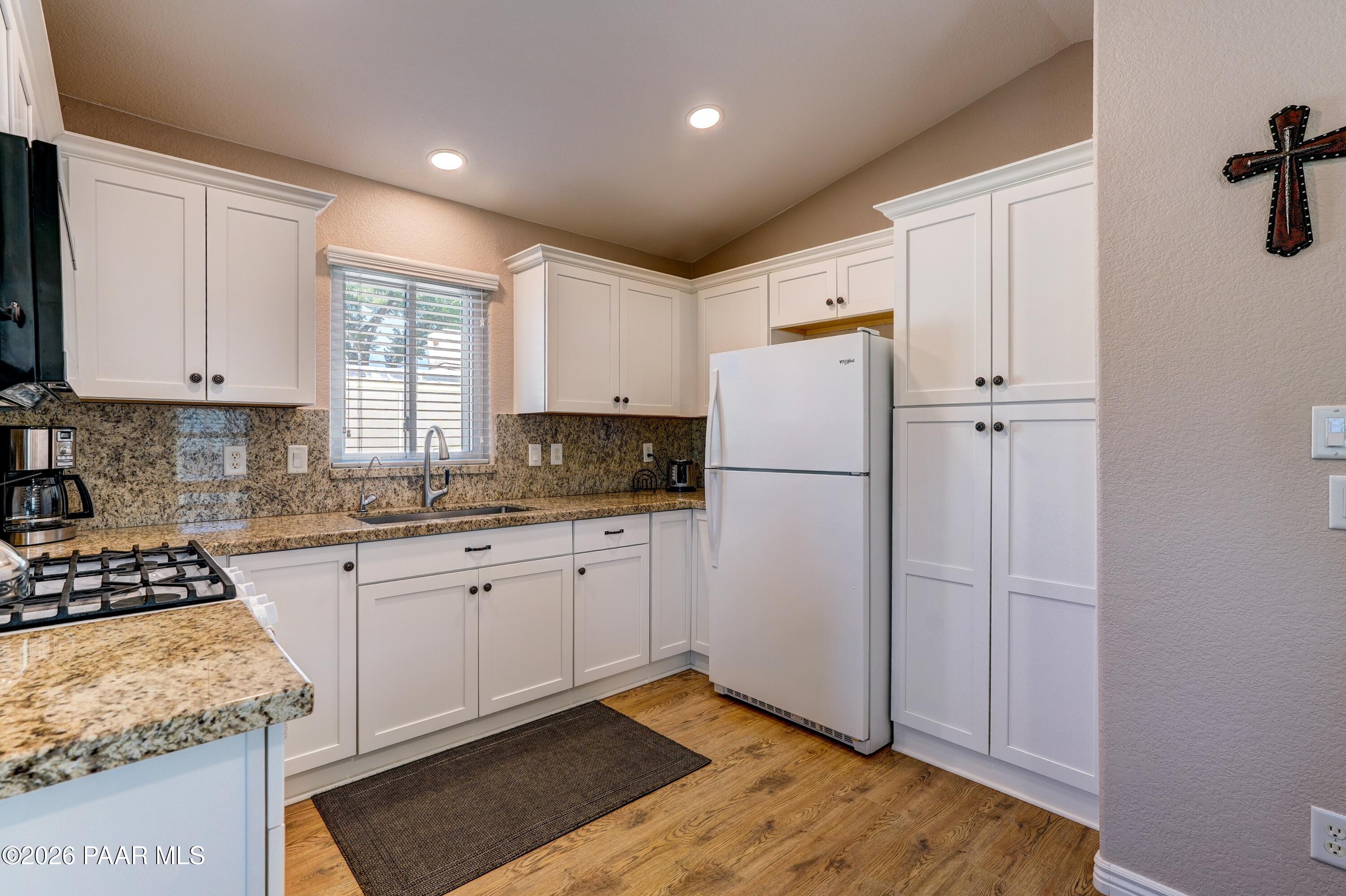 11250 East State Rte 69, Unit 1107 Prescott Valley, AZ 86314 - Photo 6 of 17 Granite COunter tops