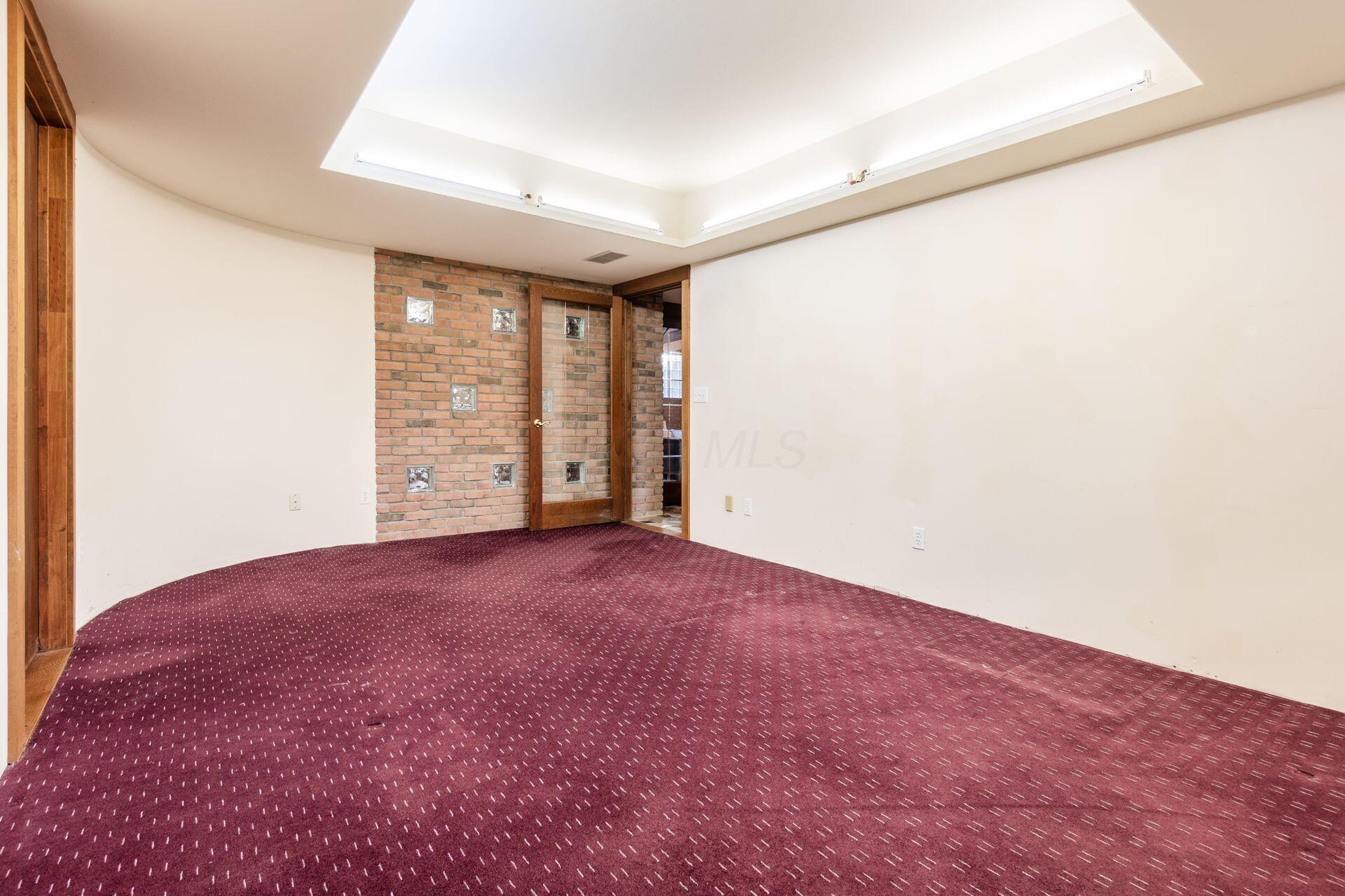 803 Old Farm Road Columbus, OH 43213 - Photo 66 of 97 Second Office