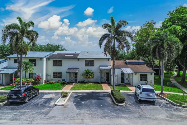 $350,000 | 4003 West Woodscape Drive, Unit 2K, Miramar, FL 33023