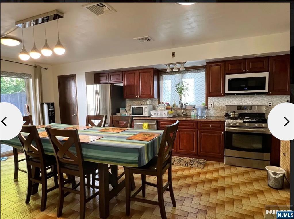 653 Maple Avenue, Unit 2A Ridgefield, NJ 07657 - Photo 6 of 9