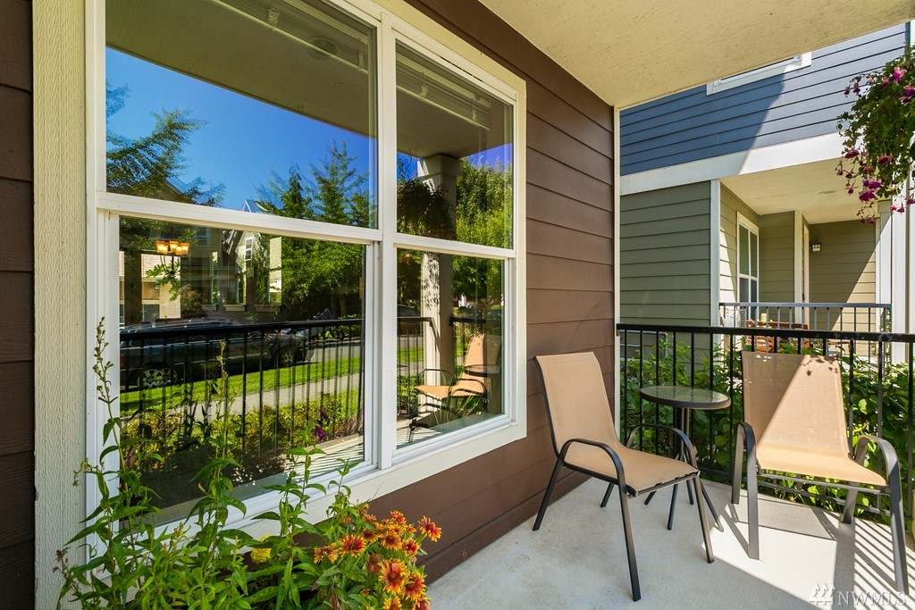 3008 Southwest Graham Street Seattle, WA 98126 - Photo 3 of 26 Gallery Image 3