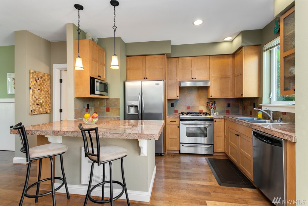 3008 Southwest Graham Street Seattle, WA 98126 - Photo 4 of 26 Gallery Image 4