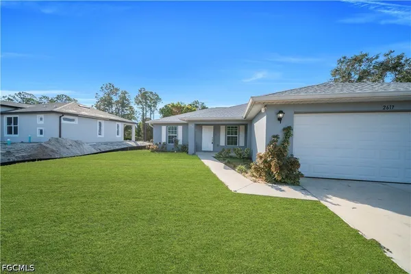 $1,600 | 2617 53rd Street West, Lehigh Acres, FL 33971