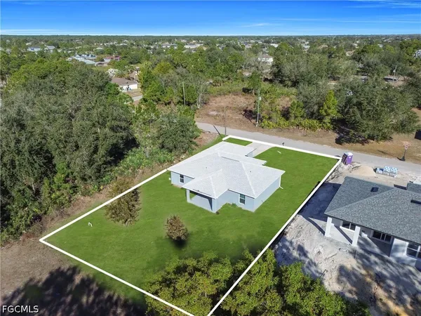 $1,600 | 2617 53rd Street West, Lehigh Acres, FL 33971