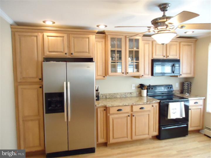 9 Farwood Road Gibbsboro, NJ 08026 - Photo 2 of 17 Kitchen