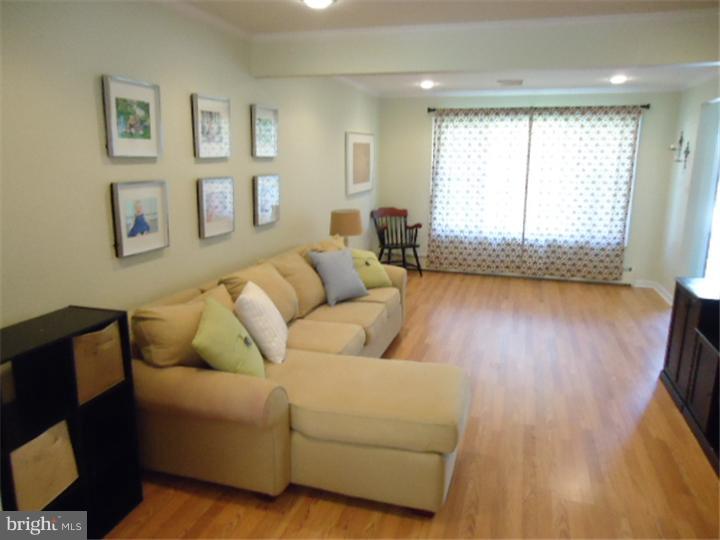 9 Farwood Road Gibbsboro, NJ 08026 - Photo 8 of 17 Living Room