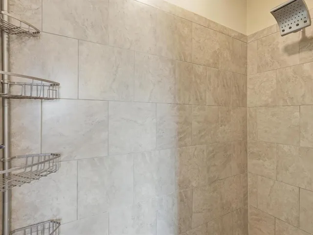 $439,500 | 100 Valle Court, Azle, TX 76020