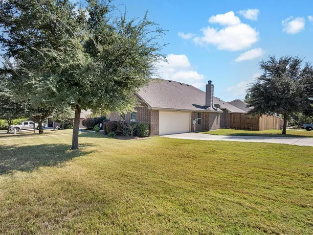 $439,500 | 100 Valle Court, Azle, TX 76020