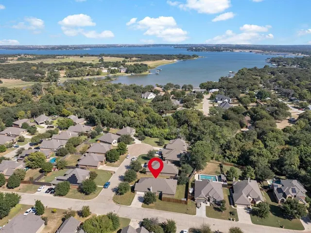 $439,500 | 100 Valle Court, Azle, TX 76020