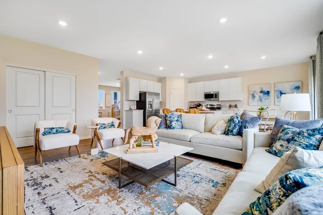 $427,490 | 750 West Ashton Drive, St. Charles, IL 60174