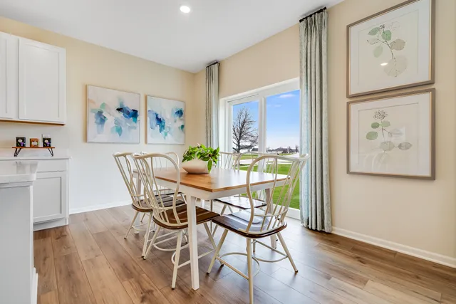 $427,490 | 750 West Ashton Drive, St. Charles, IL 60174